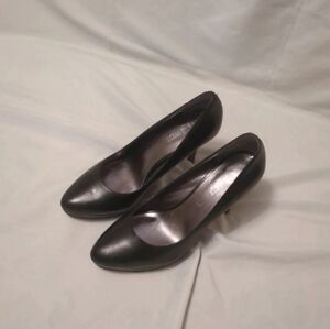 office black heels